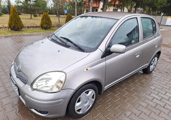 Toyota Yaris cena 7900 przebieg: 298000, rok produkcji 2005 z Brodnica małe 781